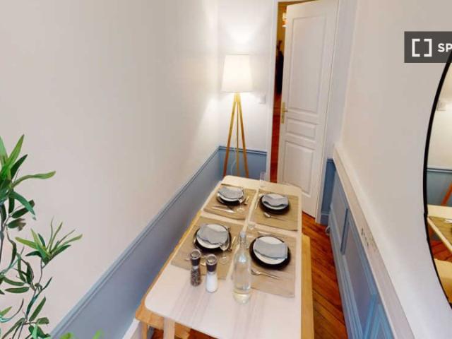 Chambre dans une colocation, Saint Philippe du Roule, Paris