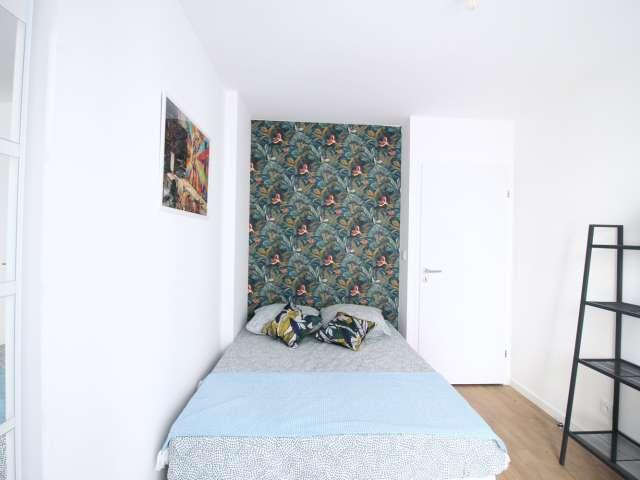 Chambre dans une colocation, Victor Hugo République, Paris