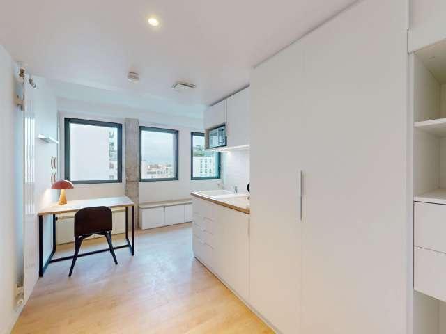 Chambre dans une résidence partagée de 12 chambres à Cambronne Garibaldi, Paris