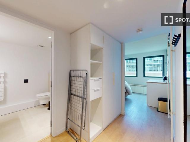 Chambre dans une résidence partagée de 12 chambres à Cambronne Garibaldi, Paris