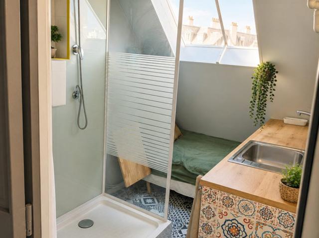 Chambre de service / débarras – 4 m² – dernier étage –