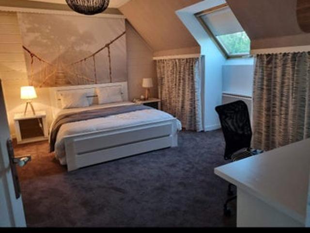 Chambre de 18m2 sdb indépendante