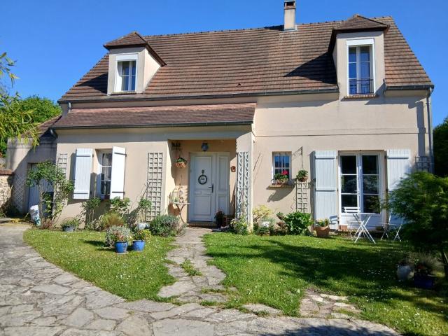Chambre de 10m2 à louer sur Ennery