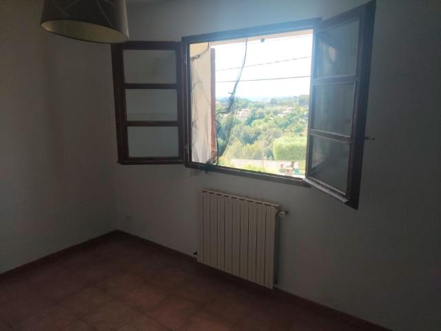 Chambre de 10m2 à louer sur La Gaude