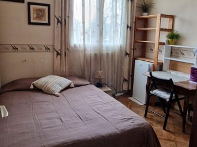 Chambre de 12m2 à louer sur Montigny le Bretonneux