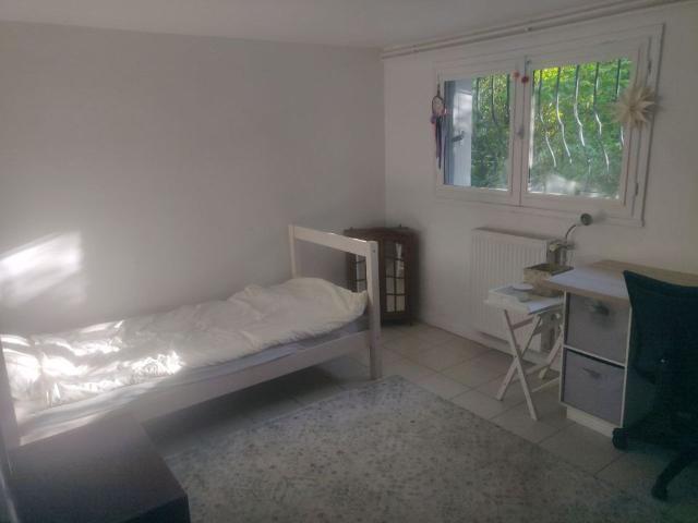 Chambre de 13m2 à louer sur Oullins