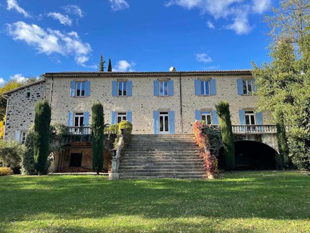 Chambre d'hôte avec terrasse et piscine