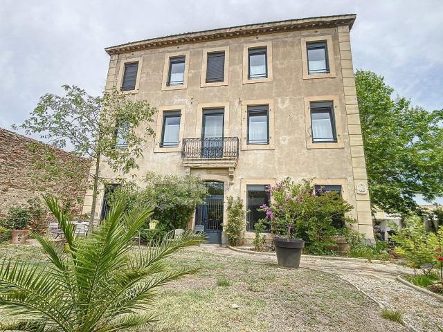 Proche de Narbonne: Maison de charme avec chambres d'hôtes. 440m² Lézignan Corbières