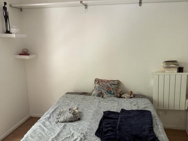Chambre dispo dans beau 2P à Clichy — face aux ber