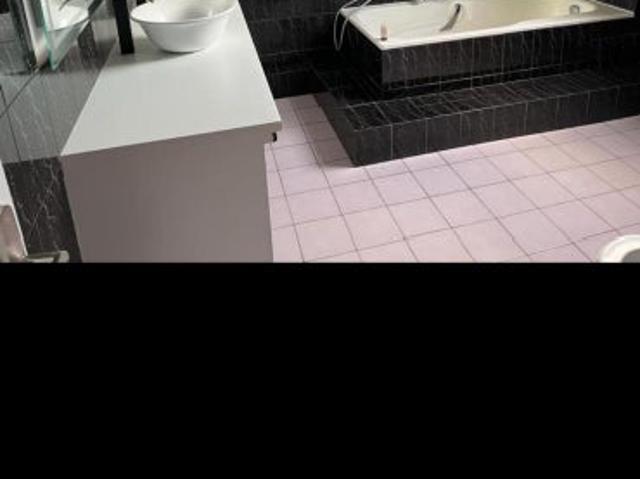 Chambre dispo dans belle maison centre ville