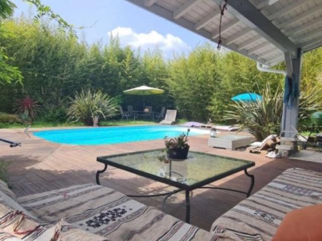 Chambre dispo dans Super coloc avec piscine