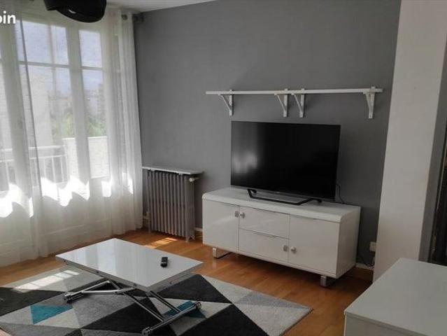 Chambre disponible à Ivry, à proximité du tram 9