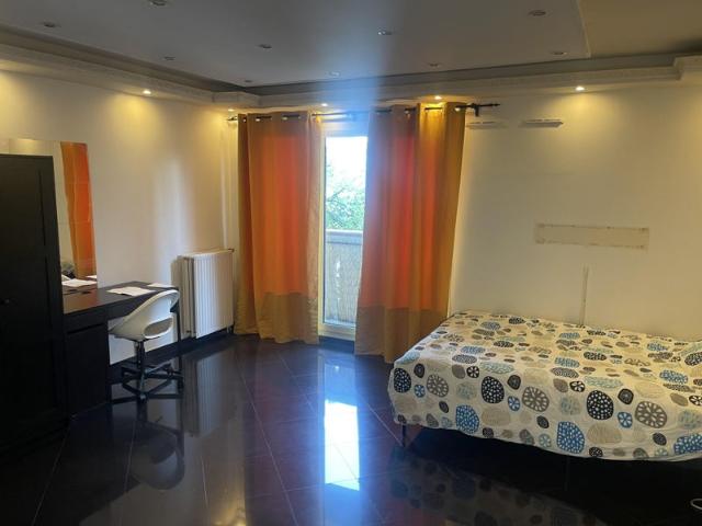 CHAMBRE double lumineuse de 20 M2