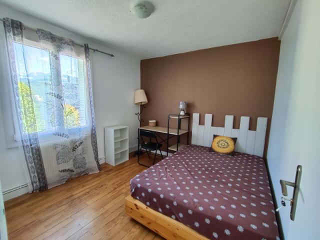 Chambre étudiante à louer dans colocation agréable