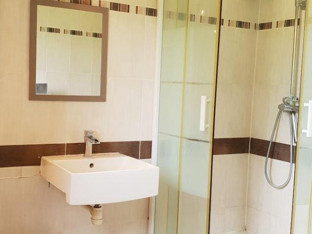 Chambre en maison en grand jardin Cergy Prefecture