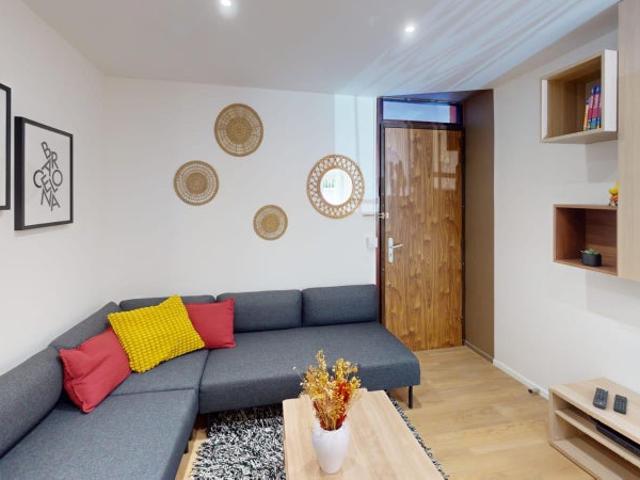 ✨ Chambre en colocation, 5 pièces 72 m² à Lyon 8 ✨