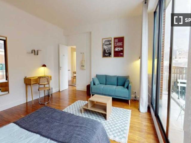 Chambre dans un appartement partagé de 5 chambres, Triangle d'Or, Paris