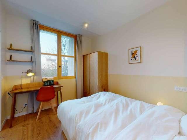 Chambre dans un appartement partagé de 18 lits, Marie Hoche, Paris