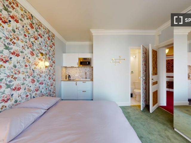 Chambre en colocation à louer à Montmartre, Paris