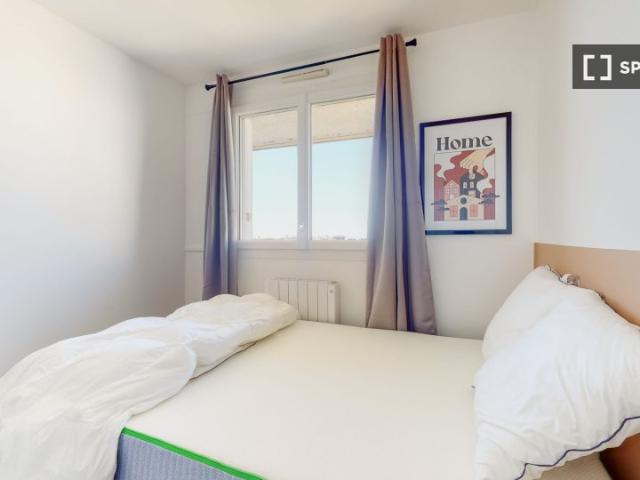 Chambre en colocation à louer à Bézons, Paris