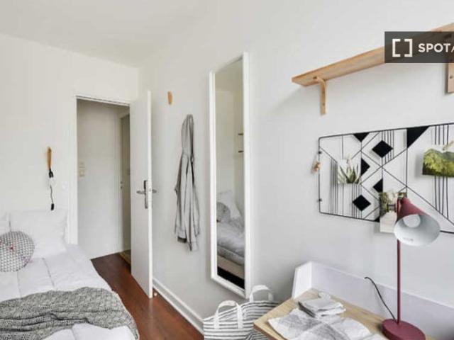Chambre en colocation à louer dans le quartier Arts et Métiers, à Paris
