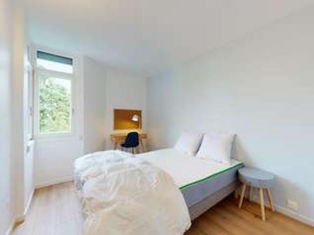 Chambre en colocation à louer à Guyancourt, Paris