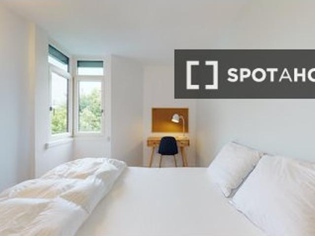 Chambre en colocation à louer à Guyancourt, Paris