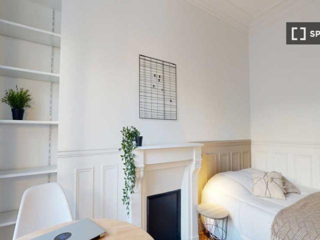 Chambre en colocation à louer à Paris