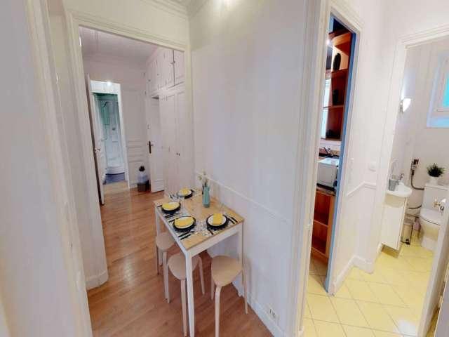 Chambre dans un appartement partagé de 5 chambres, Ternes Maillot, Paris