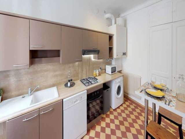 Chambre dans un appartement partagé de 6 chambres, Vaugirard, Paris