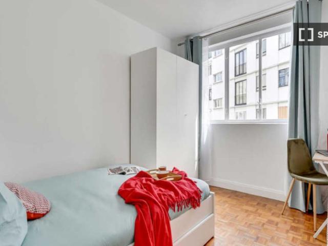 Chambre en colocation à louer à Violet Commerce, Paris
