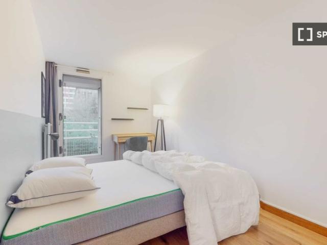 Chambre en colocation à louer dans le Parc Nord, Paris