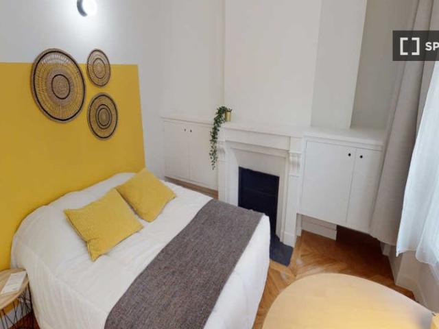 Chambre en colocation à louer dans le quartier Arts et Métiers, à Paris