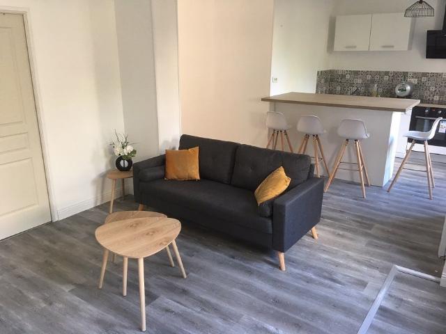 CHAMBRE EN COLOCATION AVEC SALLE DE DOUCHE ET TOILETTES PRIVES PROCHE IUT/ INSET/ ELISA ET LYCEE HENRI MARTIN A 8 MIN EN BUS