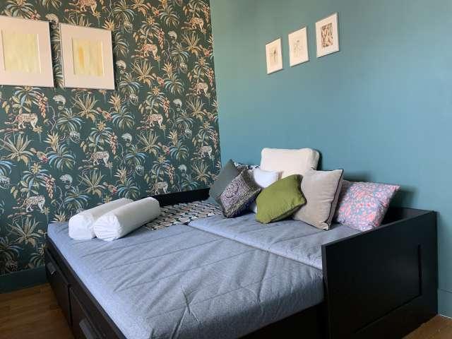Chambre en colocation dans un appartement T2 à louer à Grandes Carrières Clichy