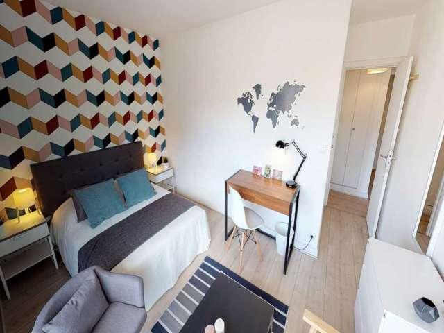 Chambre en colocation dans un appartement de 4 chambres à louer à Danube, Paris