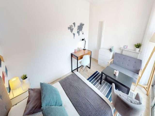 Chambre en colocation dans un appartement de 4 chambres à louer à Danube, Paris