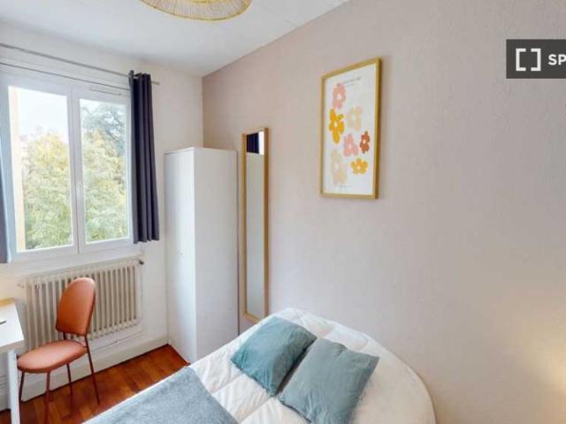 Chambre en colocation dans un appartement de 4 chambres à louer à Lyon