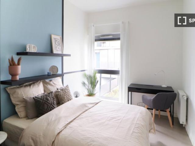Chambre en colocation dans un appartement de 4 chambres à louer à Paris
