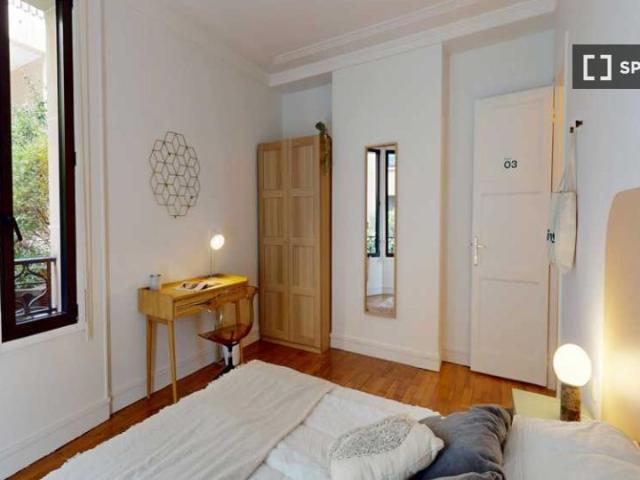 Chambre en colocation dans le Triangle d'Or, à Paris