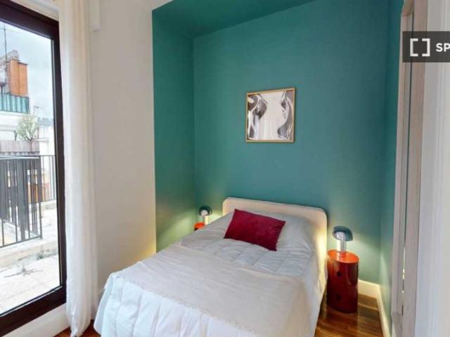 Chambre en colocation dans le Triangle d'Or, à Paris