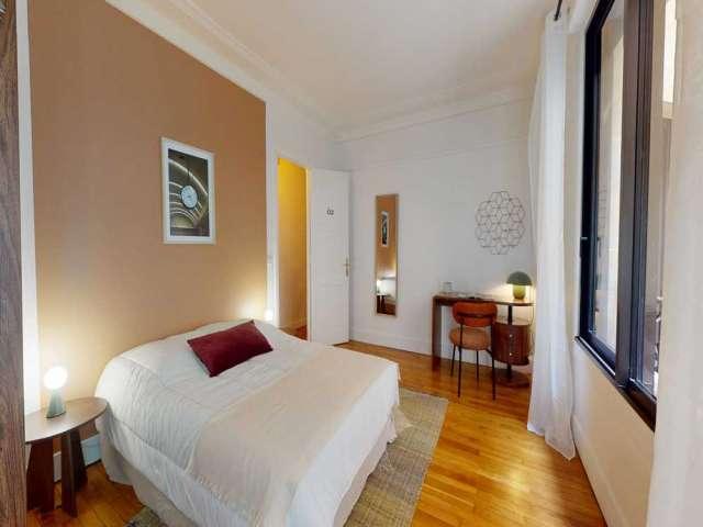 Chambre en colocation dans le Triangle d'Or, à Paris