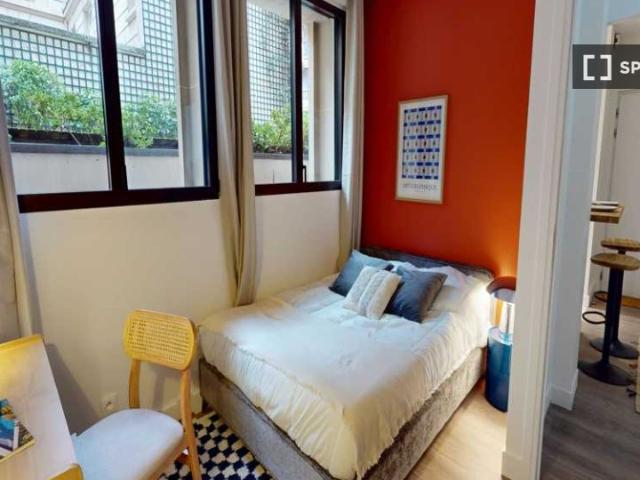 Chambre en colocation dans le Triangle d'Or, Paris