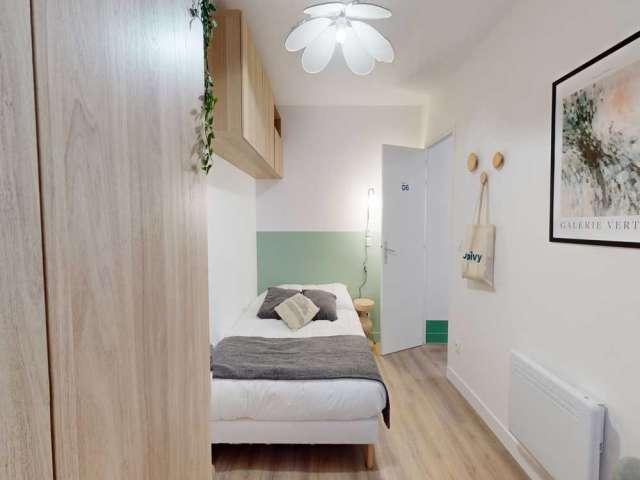 Chambre en colocation, Faubourg Saint Louis, Paris