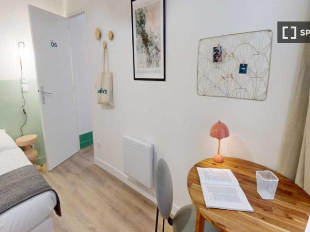 Chambre en colocation, Faubourg Saint Louis, Paris