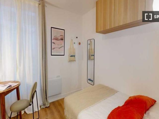 Chambre en colocation, Faubourg Saint Louis, Paris