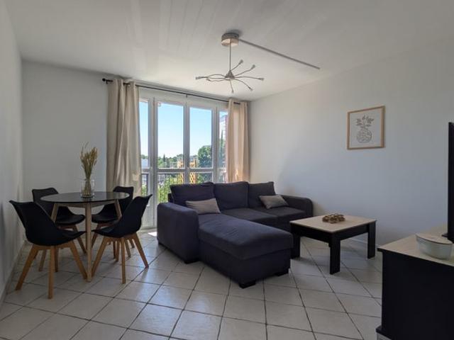 Chambre en colocation meublée Appartement 4 ch