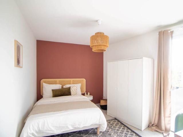 Chambre épurée de 12 m² à louer à Villeurbanne