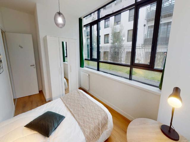 Chambre in Paris Avenue Sainte Anne, Asnières sur seine