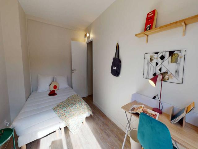 Chambre à Paris Rue Esquirol, Salpêtrière